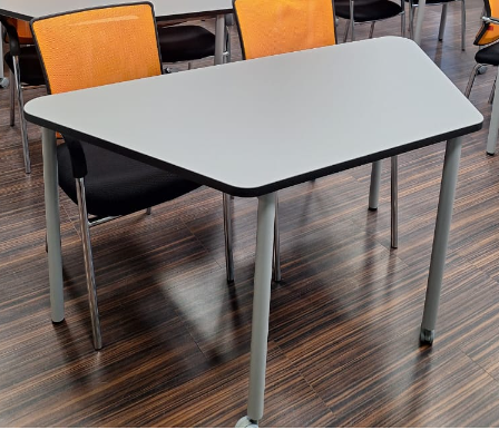 картинка Стол Трап столешница трапеция ЛДСП 25мм 1600*800*750 от магазина Montegros